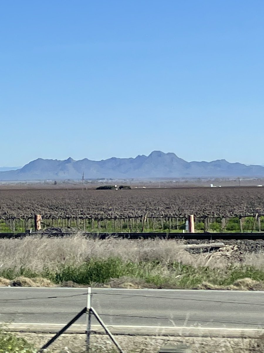 sheri_lynn95252's tweet photo. Night @carlaensaar97 here’s a picture of the #SutterButtes I took yesterday. We had a nice ride up North. Good night have a great Friday 🥰 https://t.co/GVByJpd6kg