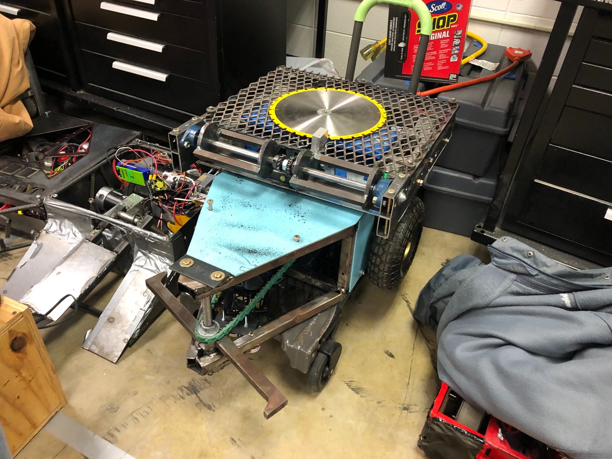 Come to Wheeling High School Saturday for the Robot Rumble. 48 bots made by h.s. students. Here are bots from both East and West. #Leydenpride 
If you can't make it in person, the livestream is at 
Friday Feb 17 
youtube.com/live/tkq_Yl05v…
Saturday Feb18 youtube.com/live/-3jnbXQ6J…