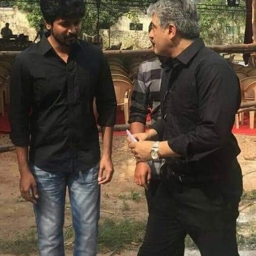 SteelIbrahim's tweet photo. தடுக்கி விழும்போதெல்லாம் தட்டிக் கொடுக்க அண்ணன் வேண்டும் ...!
Happy Birthday #sivakartikeyan ❤️
#HBDPrinceSK 💐💐💐 https://t.co/lumKEgYj5n