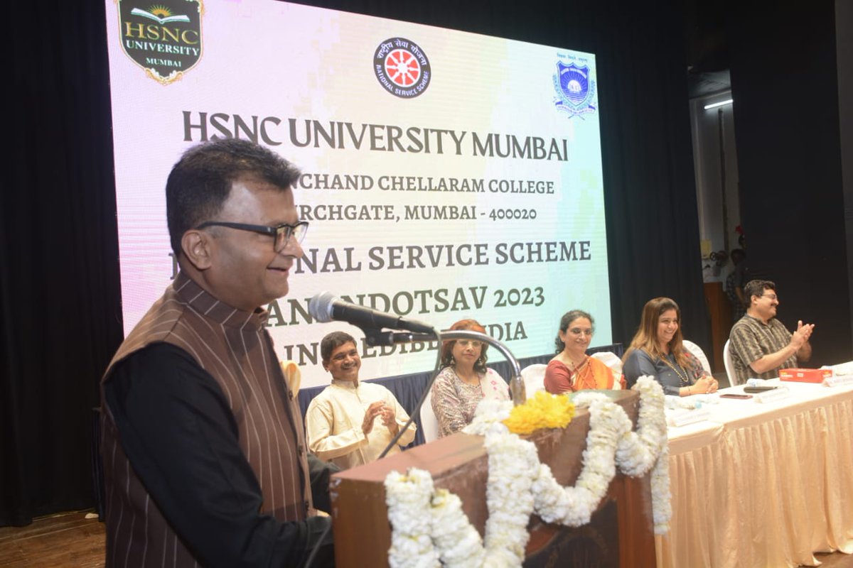 AneelMurarka's tweet image. Chief Guest at #ANANDOTSAV organised by the #NSSUnit of #KCCollege. Presented gifts to #SeniorCitizens and children affected with Thalassemia. 

When young people get involved in community activities, they develop a strong sense of responsibility towards society and the nation 🙏