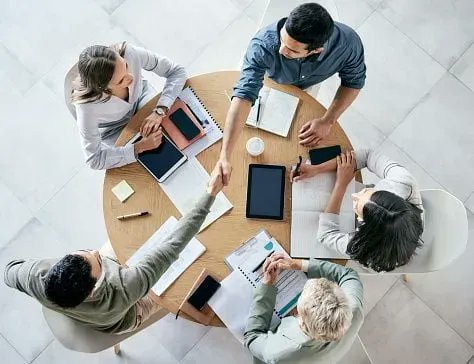 Robin_M_Allen's tweet photo. To create a frictionless workplace experience in today’s #remote and #hybrid environment, #IT leaders need to focus on technology that enables collaboration, innovation and productivity. More in @CIODive: https://t.co/9Ci2Dem6tO https://t.co/Ni8no3vmAu