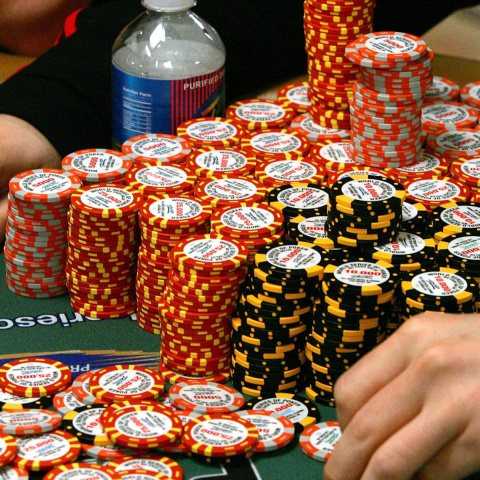 CardsChat's tweet photo. Is there such thing as having too many poker chips in front of you in a live tournament? https://t.co/DL7CvO6hDw