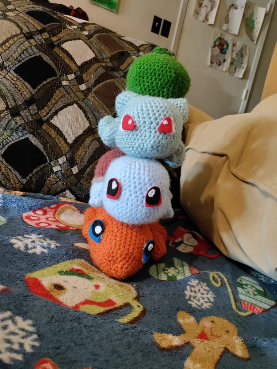 genisiswolf's tweet photo. Made three little guys for a friend's kiddos. #Pokemon #bulbasaur #squirtle #charmander https://t.co/2HUxOqaova