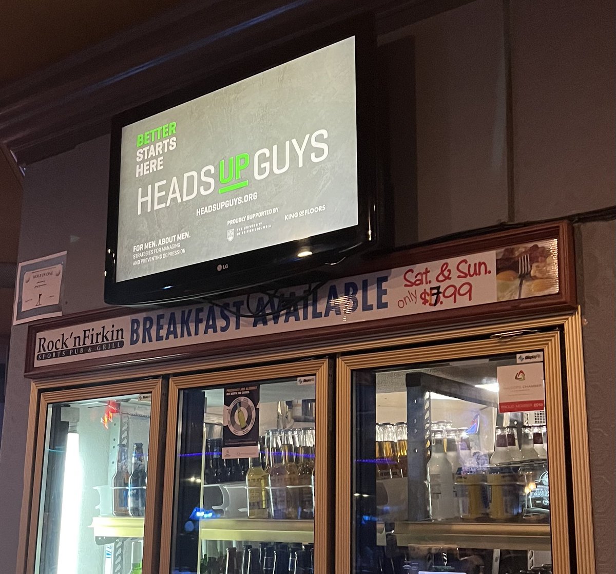 Good to see @HeadsUpGuys ad during hockey game & #WingNight @ local watering hole:)
#MensMentalHealth
