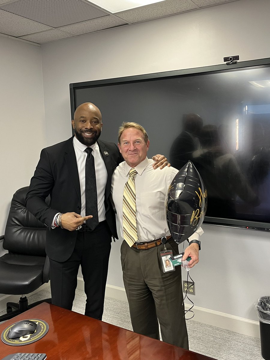 Dan A. Sims tweet media