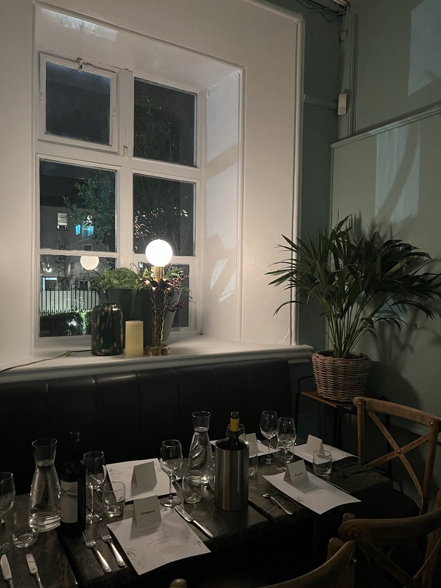 beth_haughton's tweet photo. Open from 9am till late every Friday and Sat. Come on in and say hello. We have fabulous art @CrawfordArtGall we have a beautiful room, warm welcome + great food ๐ฆ๐ฆ๐ฆ #openforlunch #openfordinner #corkcityrestaurant #purecork #visitcork #corkcity #yaycork https://t.co/yDxl9Z518x