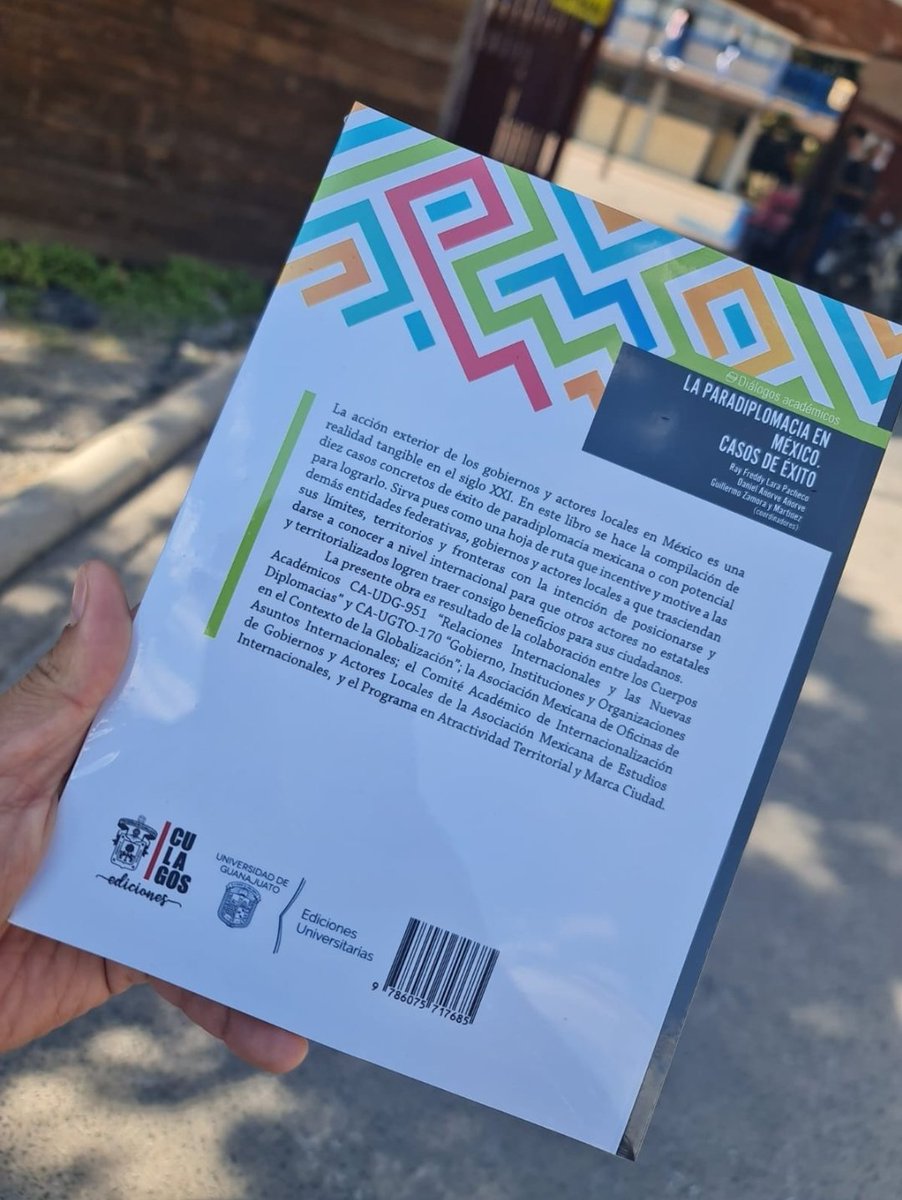 Memo_Zamora's tweet photo. Un honor participar como coordinador y coautor del libro "La Paradiplomacia en México; casos de éxito" En el se encuentra mi experiencia del "Más Oaxaca en el Mundo y Más Mundo en Oaxaca" pueden leerlo en línea! https://t.co/3s6woHMma9 Gracias Dr. @rayfreddy y Dr. Añorve por todo https://t.co/l2UOqARj9f