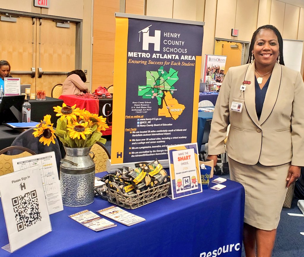 CynthiaMcCray19's tweet photo. I love it when a prospective teacher says, "I graduated from Henry Co Schools &amp; I'd love to come back to work there!"Yesss! I enjoyed meeting seniors and recruiting for HCS at my Alma Mater @AlbanyStateUniv #TeachersRock #RecruitTORetain @SpicerAmy @stormer_jessica @MASuddeth https://t.co/GFV0BkF2Ky