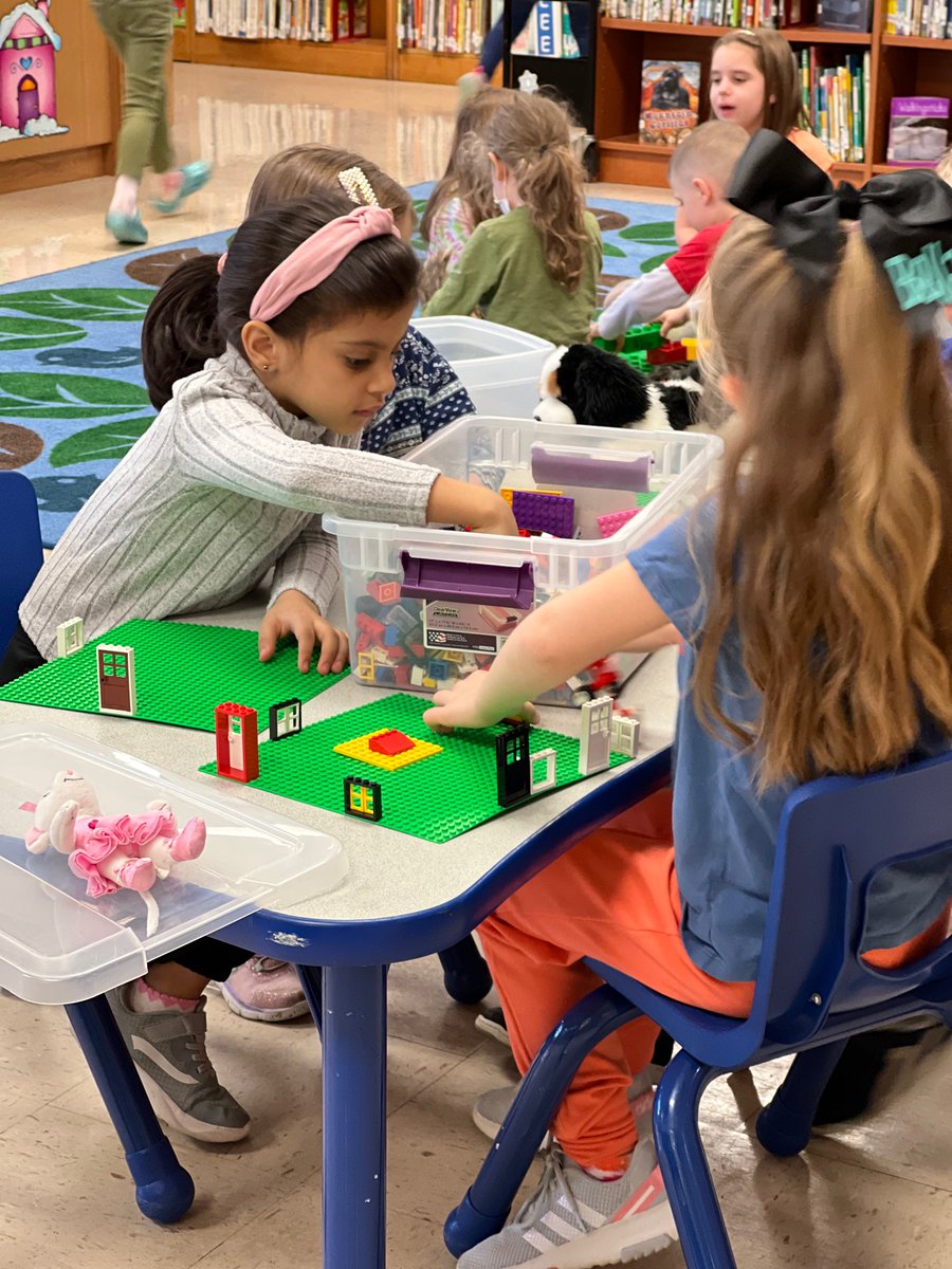 gonzalezkellym's tweet photo. Loved seeing Mrs. Ereditario’s class in AELC #librarymakerspace earlier this week—these little Eagles radiated building and book joy! Such smart thinking in planning structures + loved to see their reading choices—Elephant, Piggie, & Knight Owl are in good hands💜💛 #STEM #STEAM https://t.co/z2ltUMNbvO