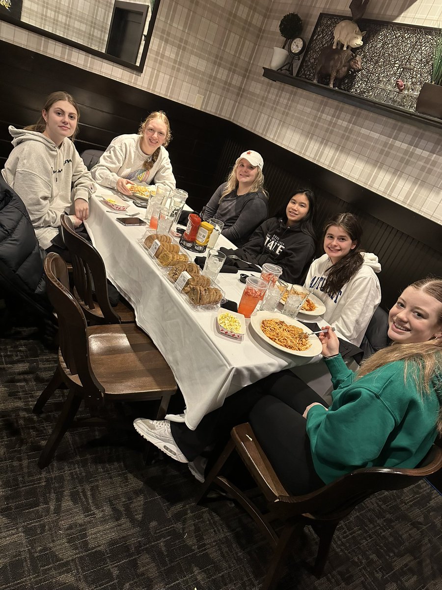 MGgirlshockey's tweet photo. @MalonesMN fueling up for the Section 5AA Final tomorrow night at Roseville Arena 7:00 pm!!! #GreatCommunitySupport #OneMoreSleep #SectionFinal @MG_Girls_Hockey @MGActivities https://t.co/iZAd0QvTgH