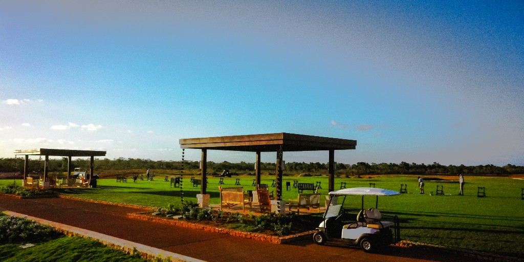 casadecampo's tweet photo. Have you seen the newly-renovated driving range in the Dye Fore golf course?
We really like it, how about you?
#casadecamporesort #DyeFore #drivingrange https://t.co/WR9gf5uAgM