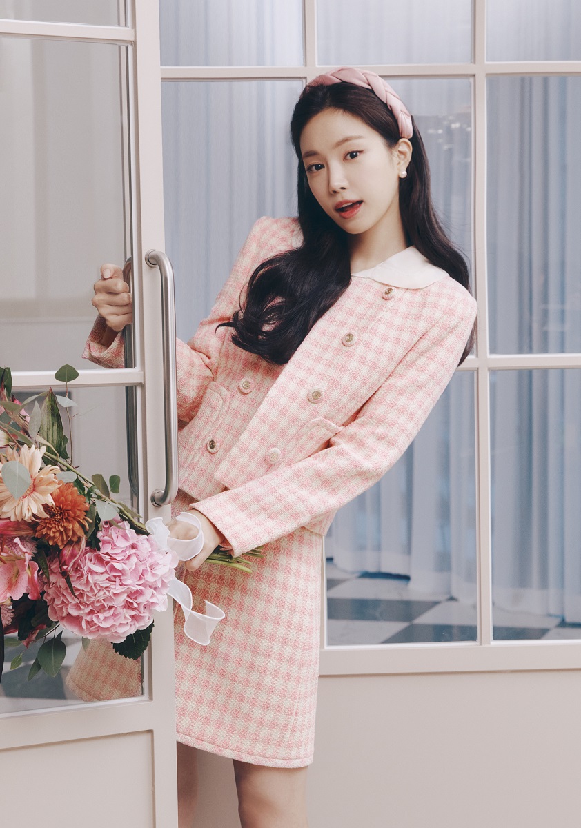 Dizcul's tweet photo. 제이���이지고트, 손나은과 함께한 ‘A Delightful Spring” 캠페인 공개 https://t.co/iRMVfNlYMm #손나은 https://t.co/uiHys1LHLR