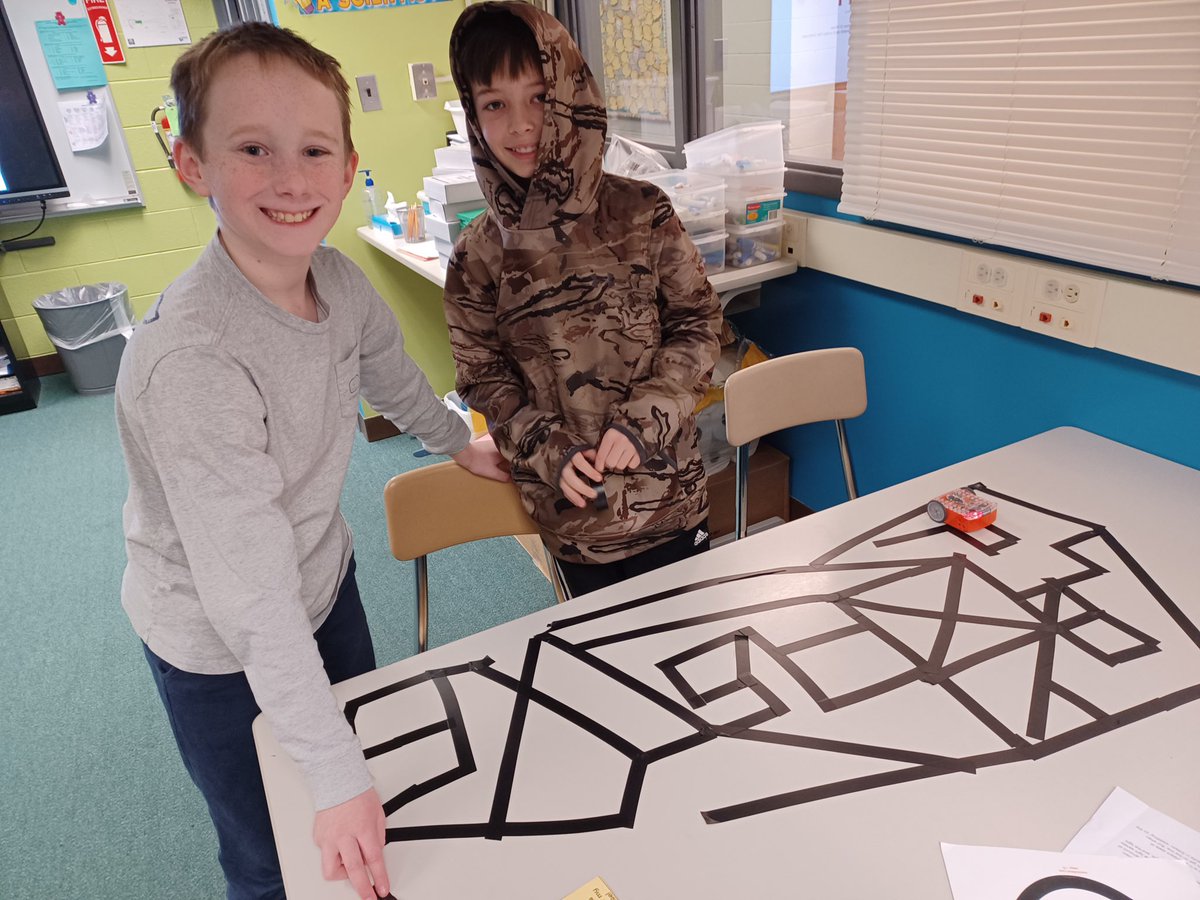 21longfellow's tweet photo. 4th graders are learning about robotics with our new Edison robots. In these pictures they are experimenting with creating lines for Edison to follow after scanning a barcode. There has been a lot of great collaboration and critical thinking already! #21Learns https://t.co/Q3G49jWG6Y