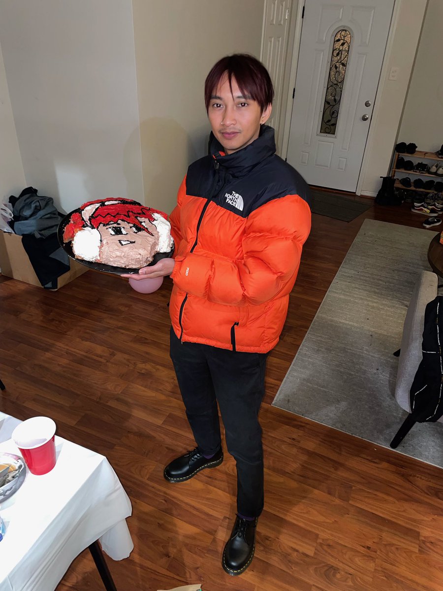 pinceyreyes's tweet image. Fuck it, Pincey cake