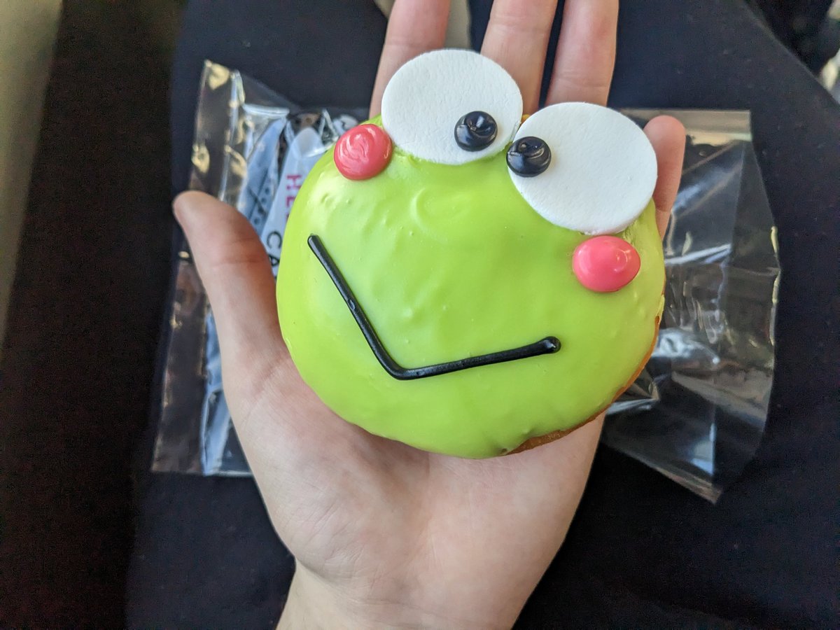 RebornWeebVT's tweet image. Bouta eat this frog
#hellokittycafe