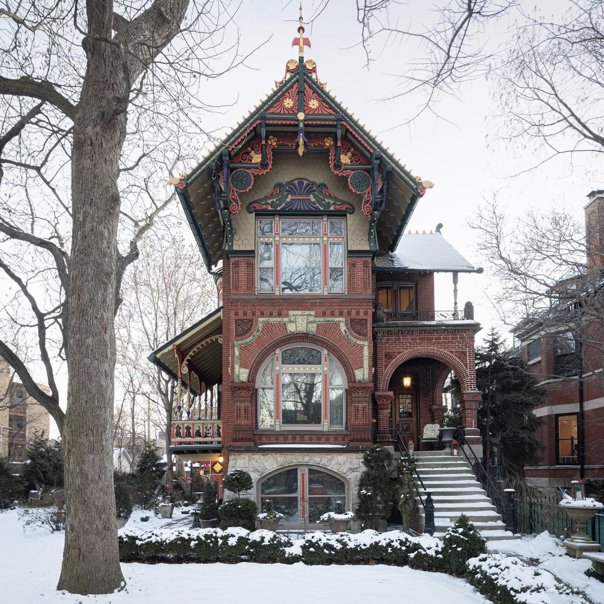 Oooooo! We're loving this dazzling home posted by @brickofchicago on Instagram. So much detail! W. Pierce Ave. Wicker Park. #Chicago #architecture #design #Victoriandesign #WickerPark #gingerbread