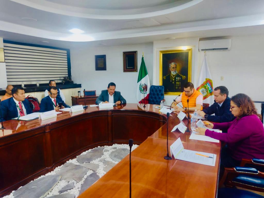 AmbienteEdomex's tweet photo. Para conservar este vital espacio verde de la #ZMVM, representantes de @GobCoacalco2022, @Ecatepec, @Gob_Tlalne, @22_24Tultitlan y la #CGCE de la #SMAGEM, participan en la 26ª Sesión del Fideicomiso para la Preservación y Conservación del #ParqueEstatalSierraDeGuadalupe. https://t.co/8diO99SlvH