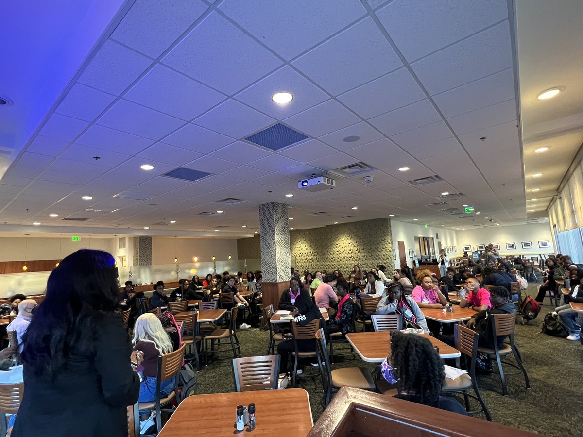 jeremywaisome's tweet photo. I had a wonderful time giving the dinner keynote at the IDIGTRIO Conference tonight! I got to give a special shoutout to @UFTRIOMcNair and my mentors! Thank you so much for the invitation, @adanianscience! It’s always a pleasure to see you and support TRIO programs! https://t.co/ZMFie9YBLy