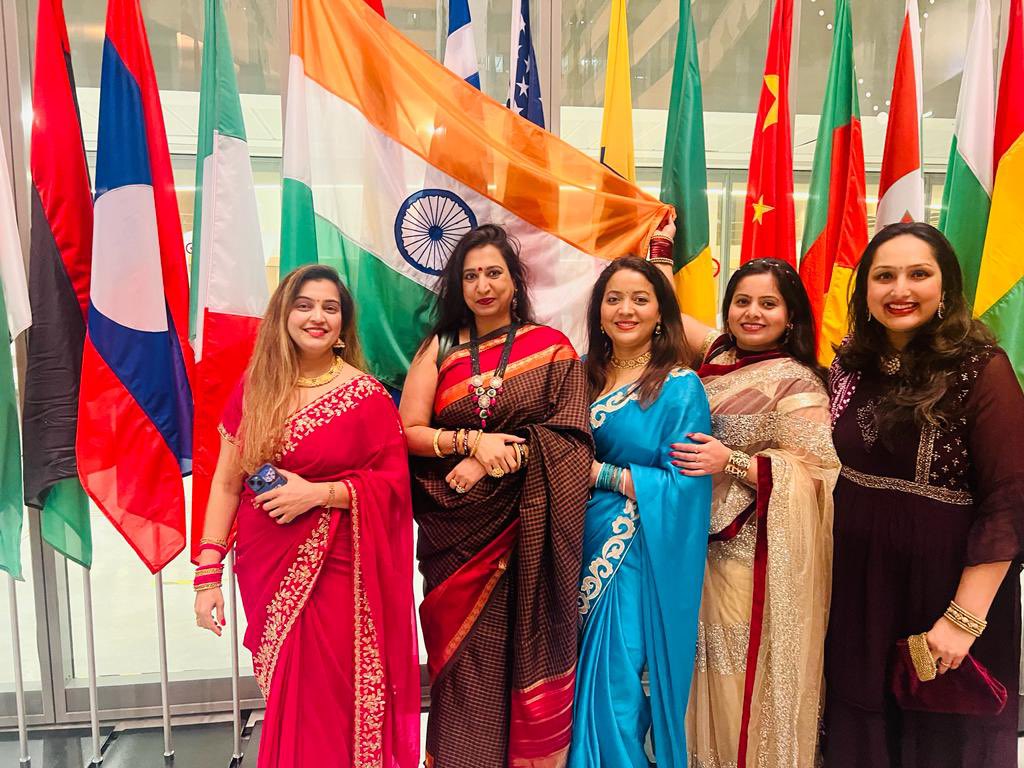 IndiansinLyon's tweet photo. L’association Frehindi is happy 2 represent India at d recently concluded fête des Bannières festival’s party where Mme Laxmi Mehra was invited with a delegation of Indians in Lyon.Proud to represent our country @narendramodi @EmmanuelMacron @JawedAshraf5 @IndiaembFrance @Pujya5 https://t.co/gXfuZLNZkW