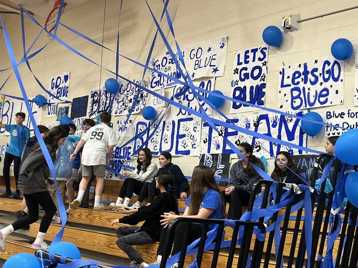 MrMikteaches's tweet photo. Great time at the Blue and White Challenge today! Change can be good! Glad I get to be a part of it each year w great people. Congrats to both teams for excellent sportsmanship and effort. #decadeofdominance #middleschoolrocks #emspride #ems https://t.co/Rx0al9S8ET
