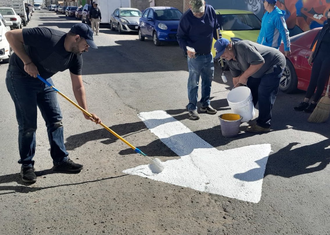 DMSPDGO's tweet photo. Cuando se unen voluntades en materia de prevención, los resultados son mayores 🙌🏻 #ContigoDurango #CuidamosNuestraCasa 👮🏻♀️🏫👮🏻♂️ https://t.co/iha2W5j1qV