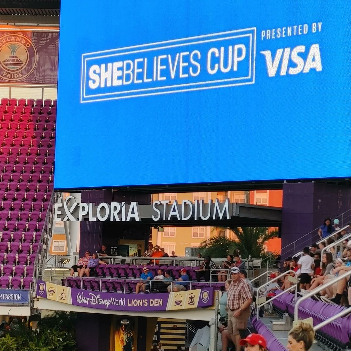 matzac03's tweet photo. She Believes Cup....who runs the world? GIRLS🇺🇸
#SheBelievesCup #orlandopride #orlando #soccer #uswnt #exploriastadium https://t.co/T0aApekkou