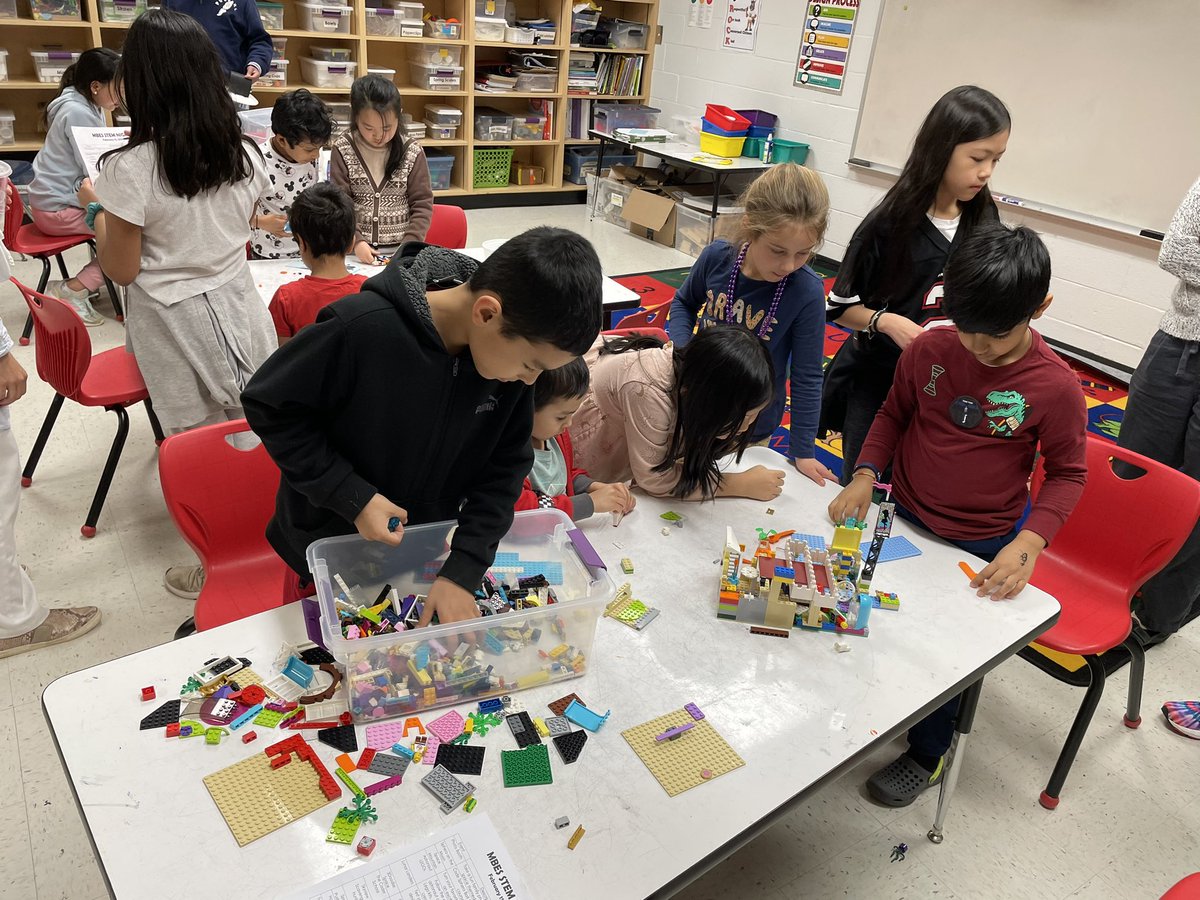 It was hard to choose our favorite part of STEM night! From Lego building, to robotics, to printing 3D constellations, we had all the fun experimenting! Thanks to all who joined in on the fun and made this night possible!!