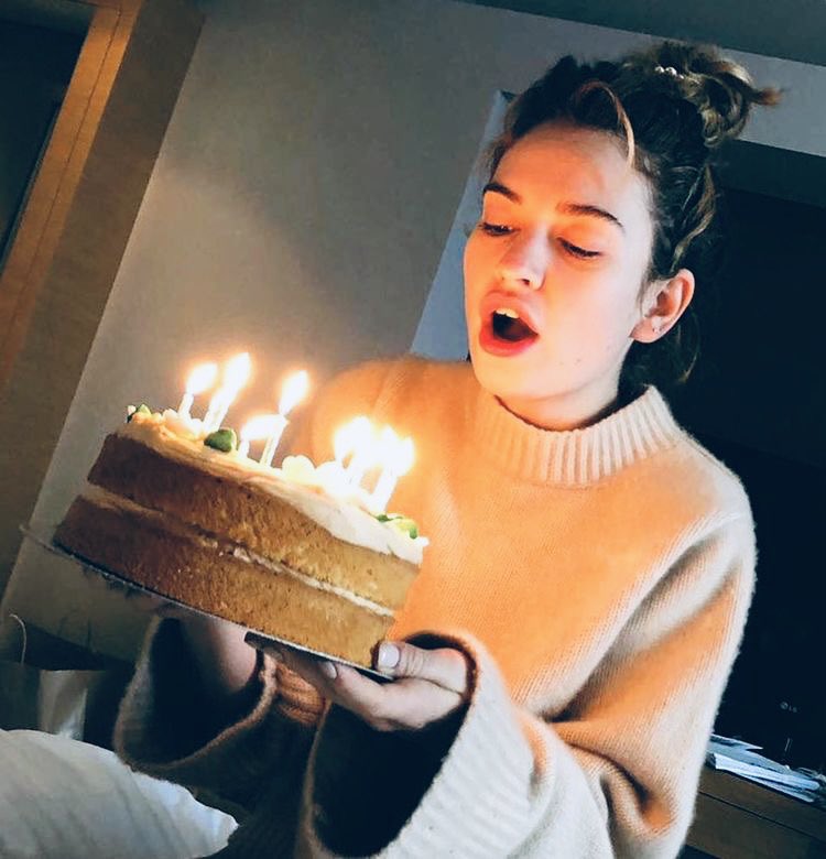 lunaIeporem's tweet photo. ⠀ 
happy birthday to 𝐦𝐞. 🧚🏻‍♀️

          ( better late than never. ) https://t.co/HFfAQbreX6