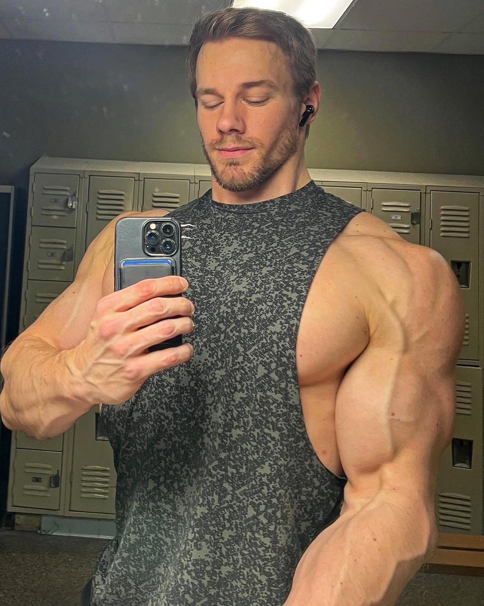 BlakePostma's tweet photo. Forever Cut-off Season https://t.co/9dgiuDSppY