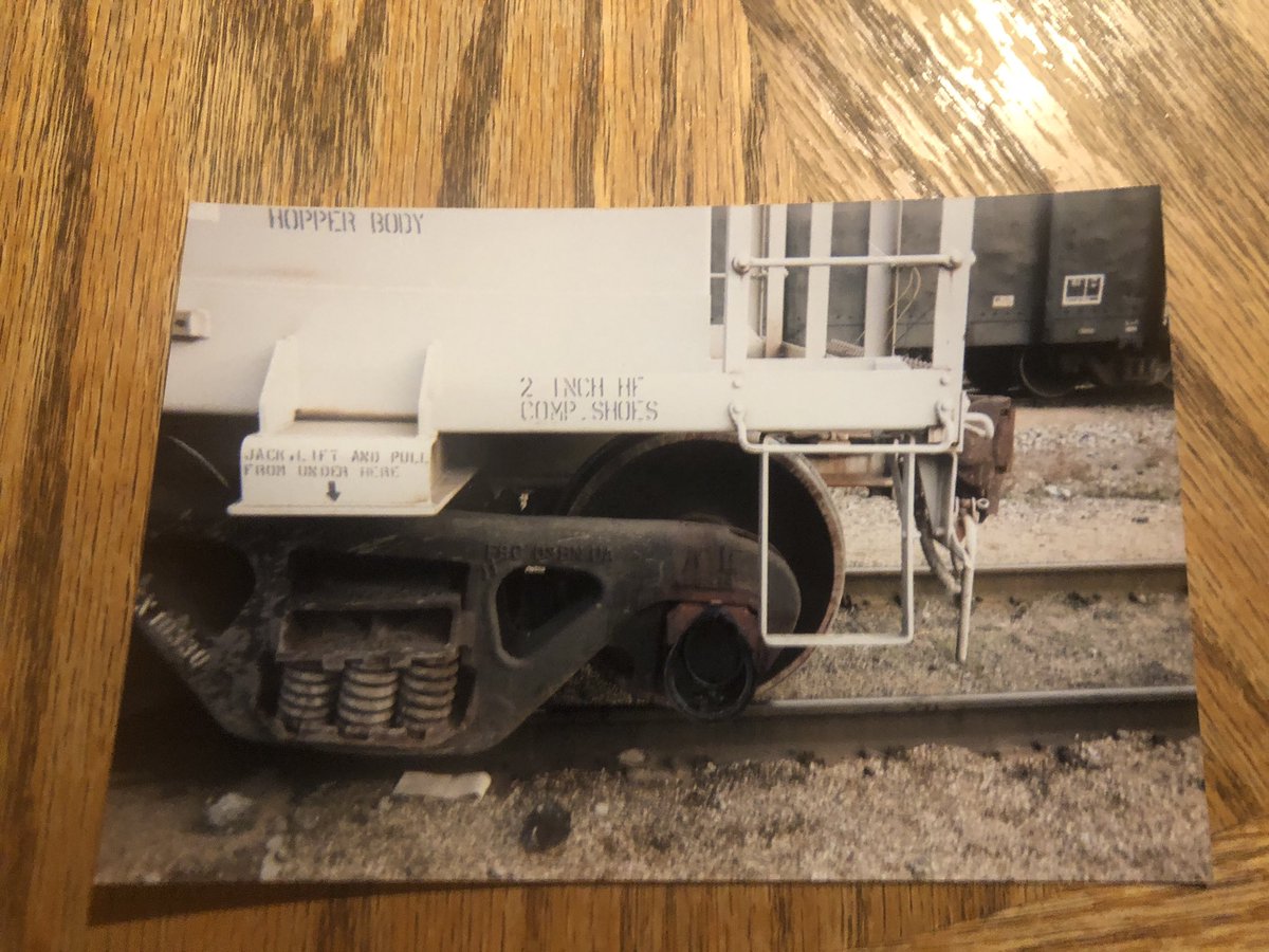 letshereit3's tweet image. This is what a burned out wheel bearing journal looks like on a railroad car. I think a burned out wheel bearing is what led to the Ohio derailment of last week.