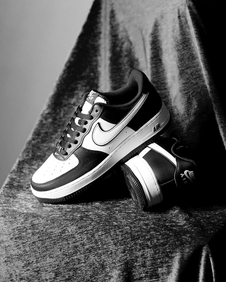 LIVE via Nike US 🐼
Nike Air Force 1 '07 'Panda'
=> bit.ly/3jWGNT6