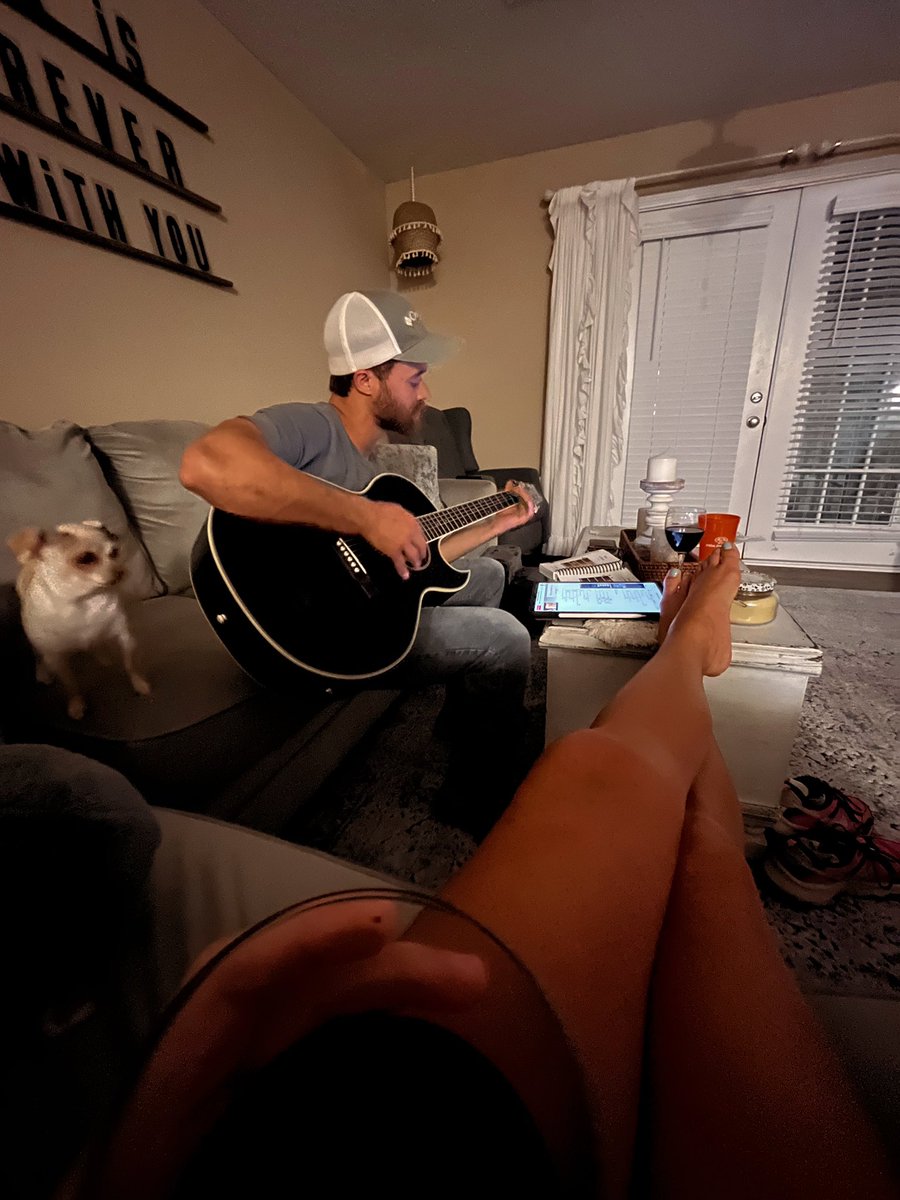 stacylanders tweet media