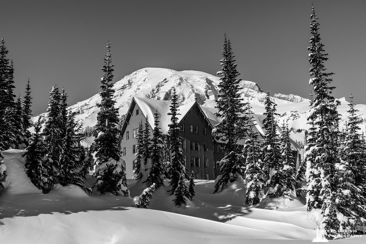 Winter, Paradise Inn, Mount Rainier, Washington, 2017 📷 stevebisig.com/winter-paradis…

#mountrainier #mountrainiernationalpark #mountrainiernps #mtrainier #mtrainiernationalpark