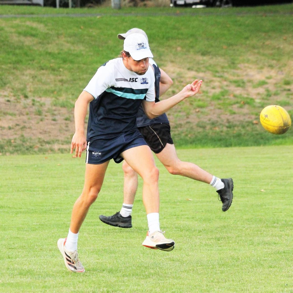 Old Geelong FC tweet media