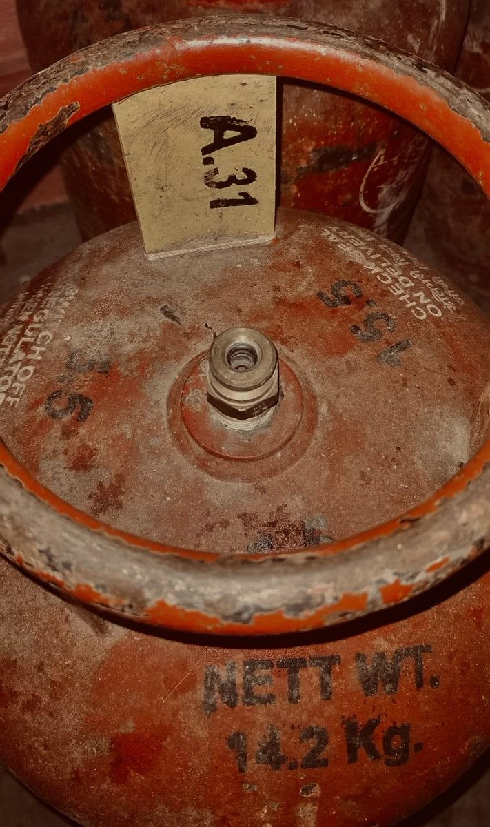 In Gas Cylinders!
A लेखिएको छ भने जनवरी देखि मार्च ।
B लेखिएको छ भने अप्रिल देखि जून।
C लेखिएको छ भने  जुलाई देखि सेप्टेम्बर।
D लेखिएको छ भने अक्टोबर देखिडिसेम्बर।
^यदि A.13 लेखिएको छ भने सन् २०१३ को जनवरी देखि मार्च सम्मको एक्सपायरी मिति भनेको हो।#gasleakage #nepal