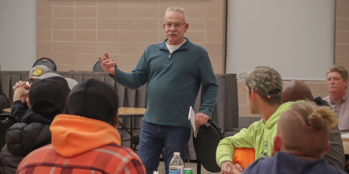 MidAmCarpenters's tweet image. #Local97 in St. Louis is going the extra mile to welcome newcomers. Their new “Cub Club” kicked off this week, where apprentices hang out, ask questions and get expert advice from seasoned carpenters. In our drive to recruit new members and keep the good ones we have!