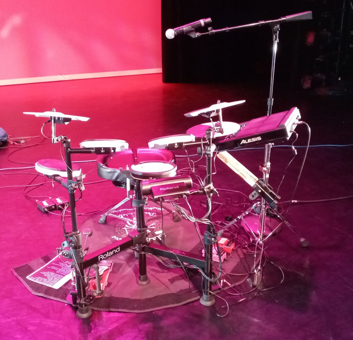 DPattersonMusic's tweet photo. On the electronic drums tonight with @MysteryLovesCo at MATCH in Houston, TX. 
#drummer #giglife #workingdrummer #electronicdrums #motionprodrumthrones @SalyersPerc #blackwidowdrumweb #mysterylovesco #dannypattersonmusic https://t.co/PXsApNB2wh