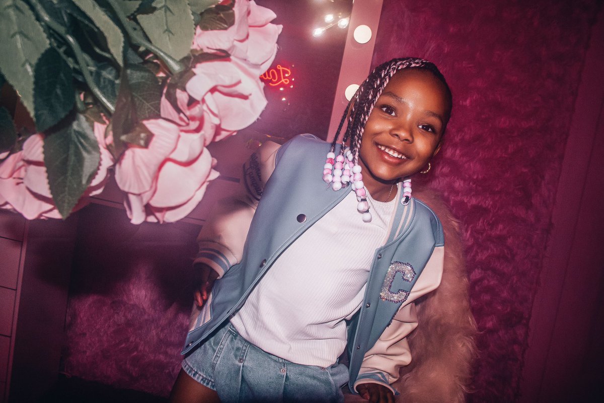 BossDaddyMyDawg's tweet photo. My niece birthday pictures came out 🔥

Photos by Me
Edited by @SavsVision 
Directed by Kenzlei 💙 @LittleAari 

#HappyBirthdayKenz https://t.co/e3llJ7d2U8