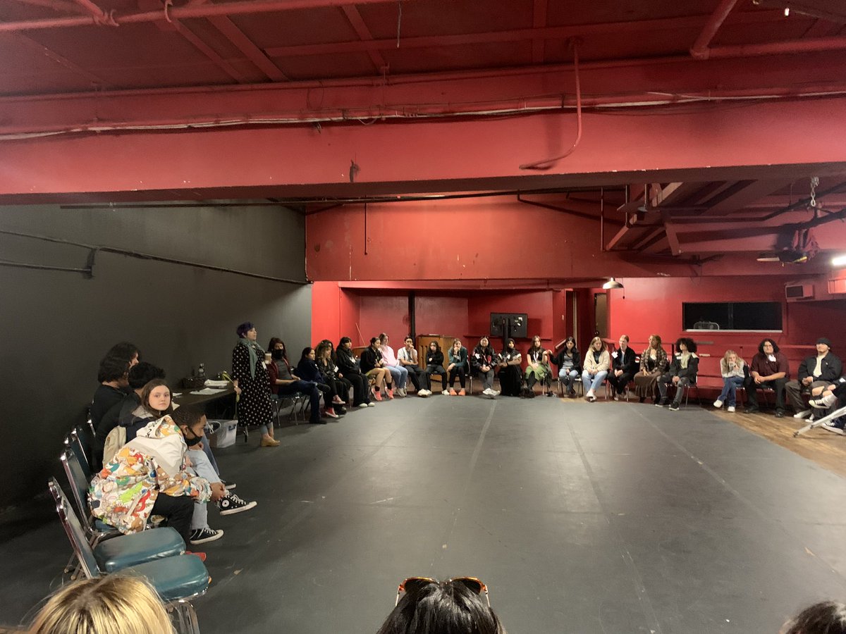 MrsBsStage's tweet photo. Excited for @Academytheatre2 to see #NativeGardensDTC with @IHS_DC and @LandoRey40 Thank you @SingleyAcademy @IrvingFineArts @DallasTheater for supporting our Performing Arts students with this amazing opportunity. @IrvingISD https://t.co/RSicWhRkTF