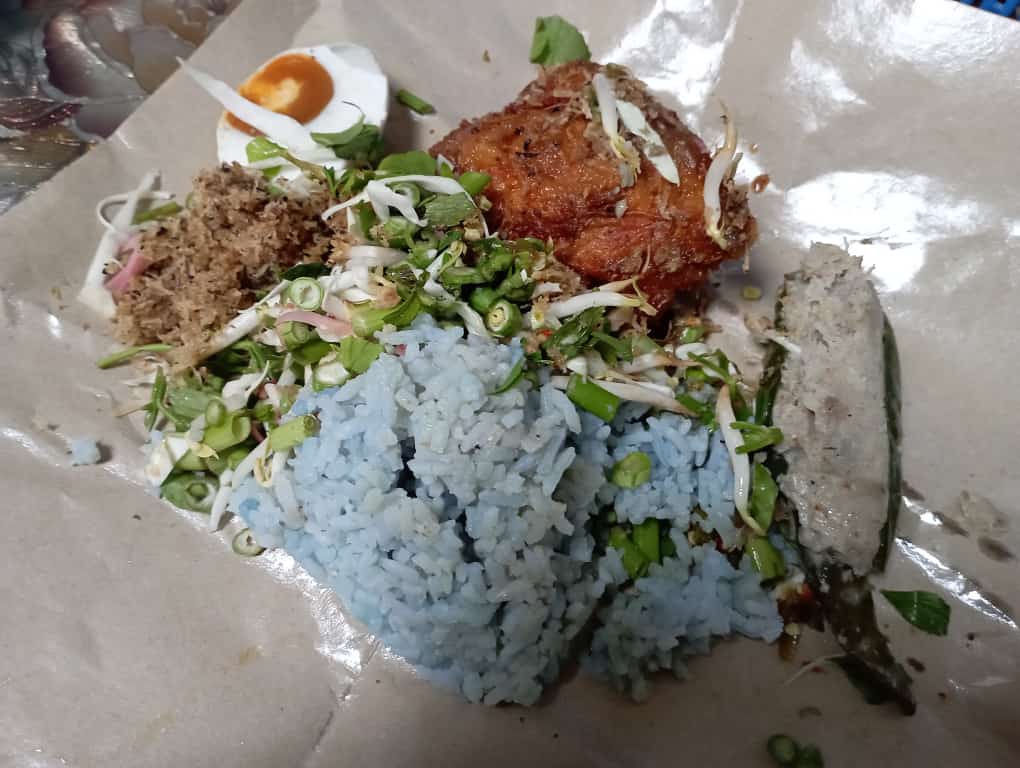 Cheq_Huda's tweet photo. Walaupun harini baru Jumaat tapi tapi bolehkan makan nasik kerabu ? 🫣🥹

Apapun selamat bersarapan 😋 &amp; makan luu laa noh satgi ada kerija2 nak kena selesaikan..😁 https://t.co/DawSAJeSvJ
