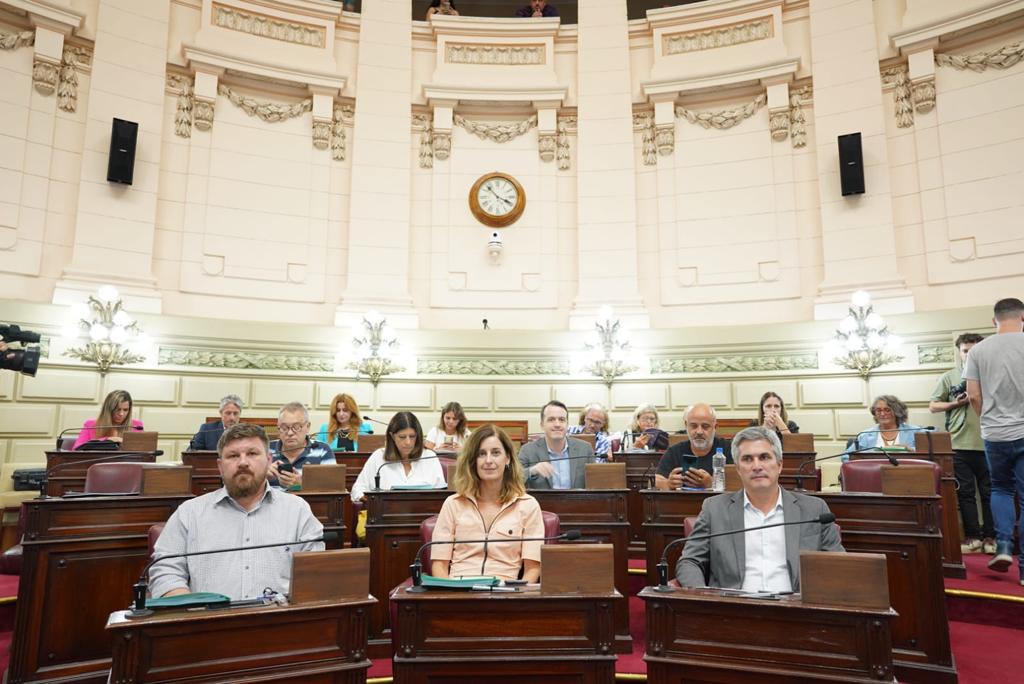 estebanlenci's tweet photo. LA SEGURIDAD COMO URGENCIA Y PRIORIDAD 
Desde la legislatura provincial volvemos a poner a disposición del gobernador @omarperotti  herramientas para abordar la crítica situación que se vive en las calles. 
1/4 https://t.co/AguekiYcOE