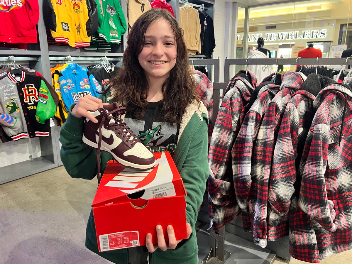 👟 #RialtoKindess hits the ground running with #BodySoleSpirit! 

The RUSD's Sharing Our Love Foundation in partnership with @shiekh gave select students across the District a shoe-shopping experience. Together we raised $15,000 for students to pick out new kicks! Awesome! ♥