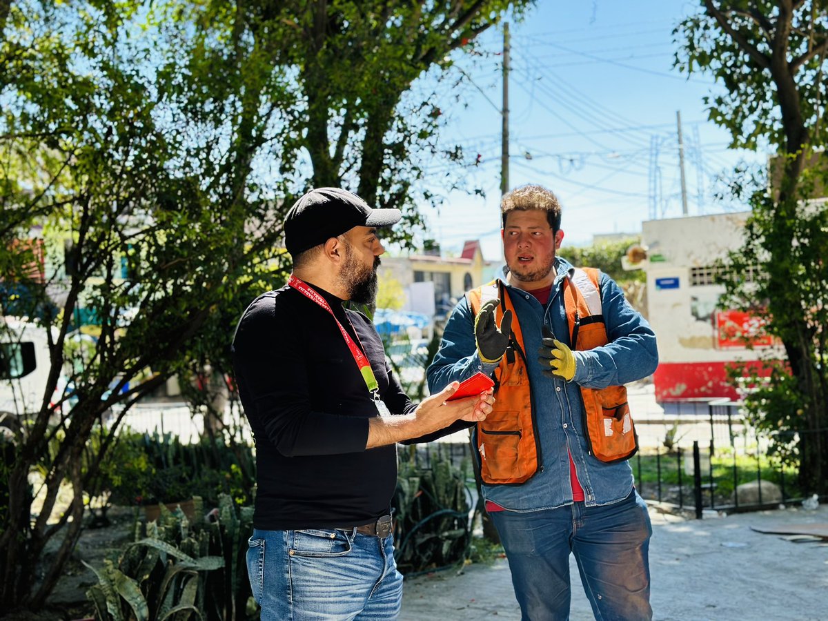 MisaelCcastillo's tweet photo. Hoy fue un gran día, regresamos al Colli Sitio para atender y entrarle con nuestros compañeros de Servicios Municipales.🚦🚧🏡

Zapopan somos un gobierno Cercano y abierto, acércate a Cercanía Ciudadana, estamos para atenderte.😀 https://t.co/Q8d5bY2HmV