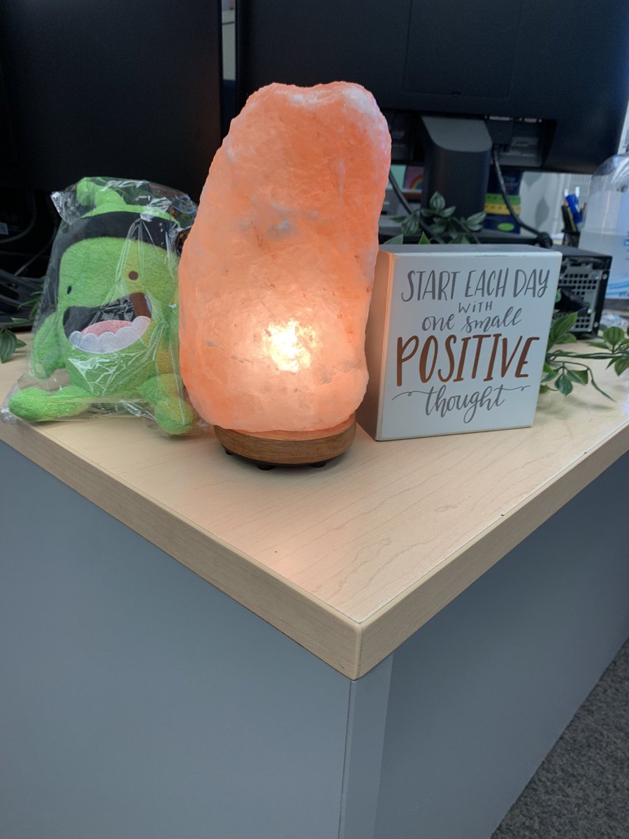 heyitsmrsboyd's tweet image. Thank you @ClassDojo for the foldable valentines! We love folding and coloring them. Mojo plushie was shared with our fantastic counselor Ms. Vazquez! #cjusd #mckinleycjusd #classdojo 💚🐾