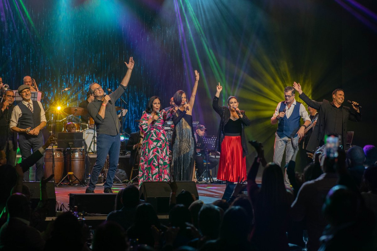 elnuevodiariord's tweet photo. 🎶¡Entre amigos!🎶

Celebrando el amor y la amistad, el cantautor dominicano @FrankCeara inició su tour “Entre Amigos”, en una noche llena emociones, música y romanticismo.

#ElNuevoDiarioRD #Novedades https://t.co/ieTezXQSoe