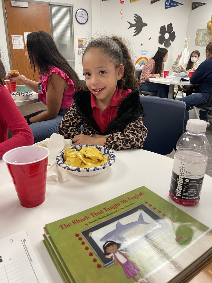DViescas_JCE's tweet photo. Nacho Day at Latino Literacy. Thank you  Mrs. Reynosa for the snack to jump start our afternoon!!! #LatinoLiteracy #Buffalo#Reading #Carrasco https://t.co/UhjBu4NIu1