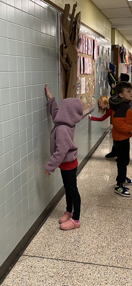 _anmontano's tweet photo. February recap so far: 100th day fun, class swap with Mrs. Ralston’s students, Valentine exchanges &amp; hanging positive affirmations around Nixon 💕 #AtTheRox https://t.co/gwQ3nDOSnc
