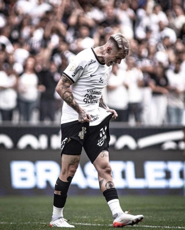 TwittLuh's tweet photo. Meu calvo adora fazer gol em time verde 🖤🤍🔪🐷

#CORxPAL
#TimaoNaTNTSports https://t.co/MHmSr8QKgE