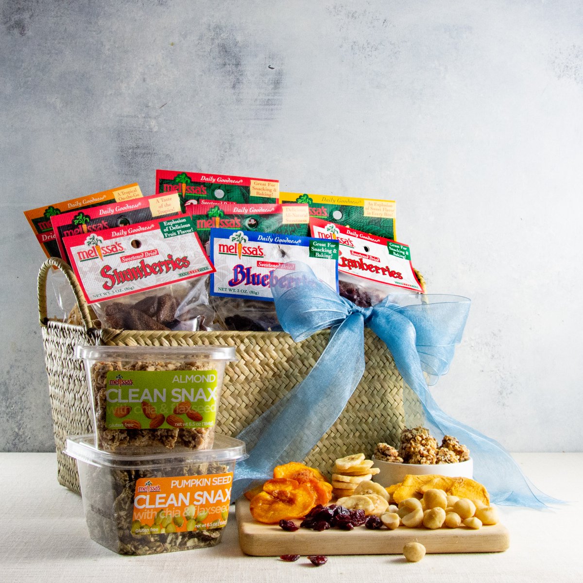 You know, since it's National Snack Month, we want to giveaway THREE ULTIMATE SNACK BASKETS!

1. LIKE AND RT THIS POST
2. TELL US YOUR FAVORITE MELISSA'S PRODUCE SNACK
3. GOOD LUCK!

#melissasproduce