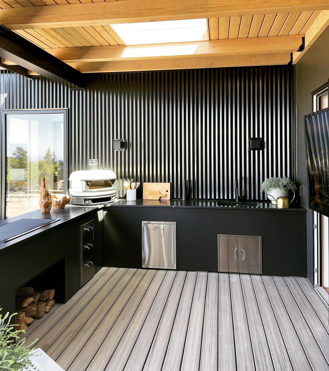 HomeShowPDX's tweet photo. We can't wait to see the showcase outdoor kitchens by Sunset Outdoor Living at next week's Portland Spring Home &amp; Garden Show!  Get inspired to create you own backyard oasis. #homeshowpdx  #pdxgardening #portlandevents  #pdxdesign https://t.co/f9wFZjDc6o